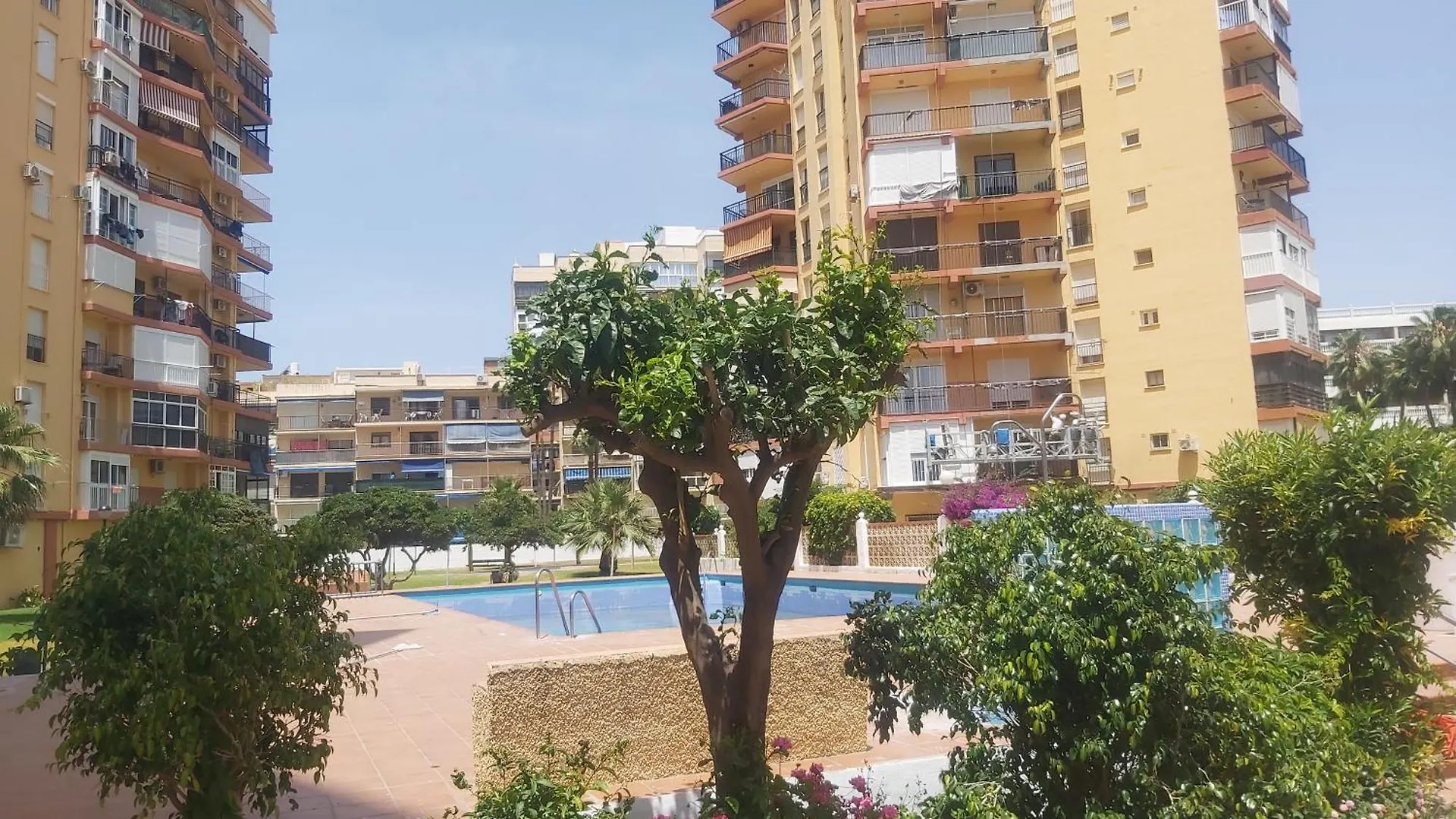Del Parque Flats Playamar Beach Торремолинос 0*,